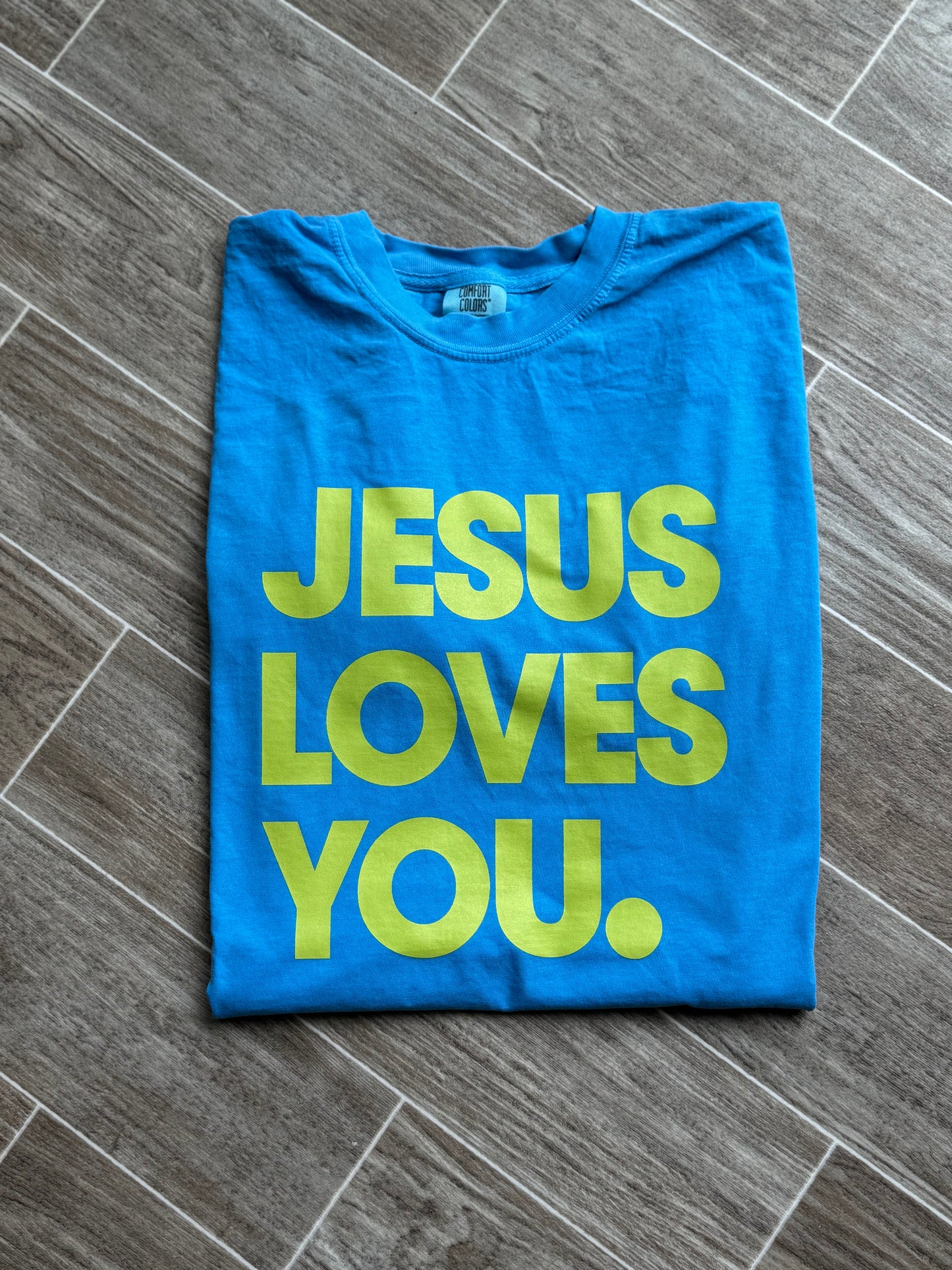 Jesus loves you tshirt