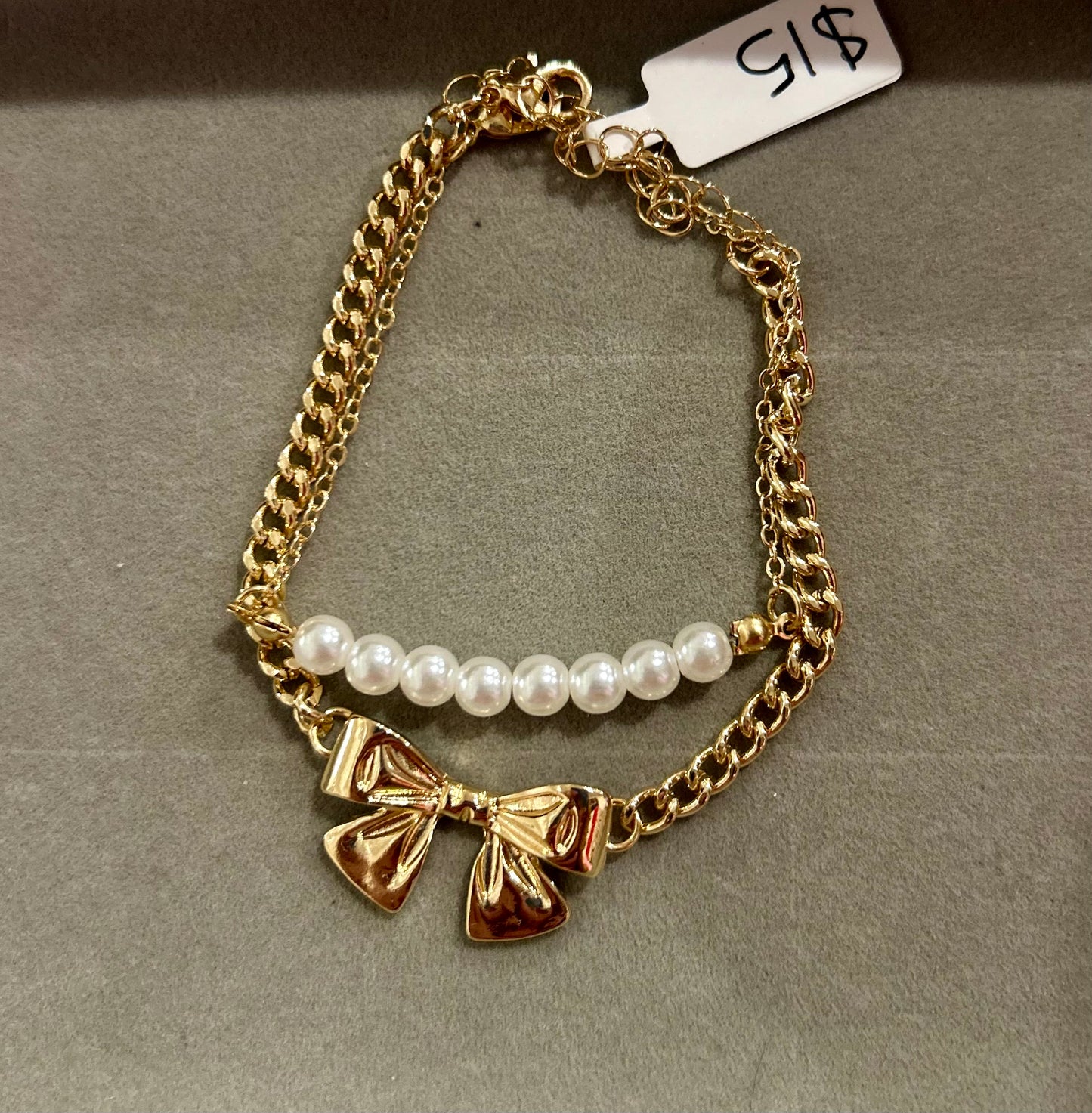 Gold 2 Layer bracelet with bow and pearls