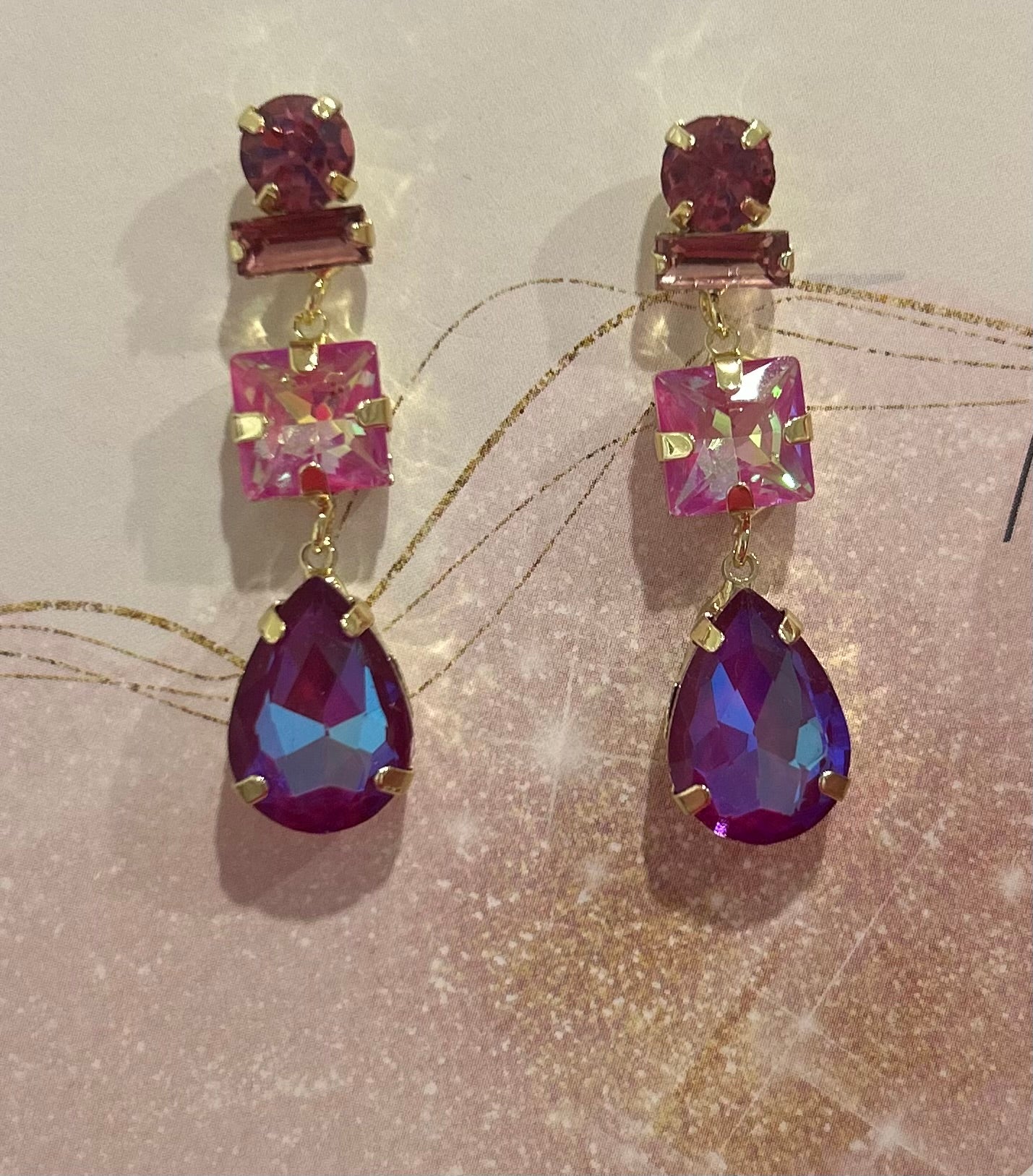 Teardrop dangle earrings