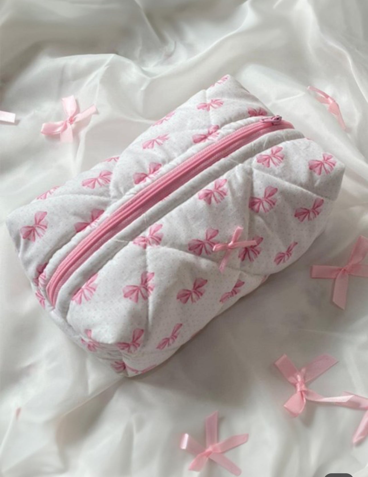 Bow make up bag