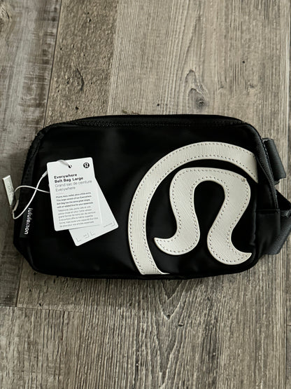 L-U-L-U belt bag