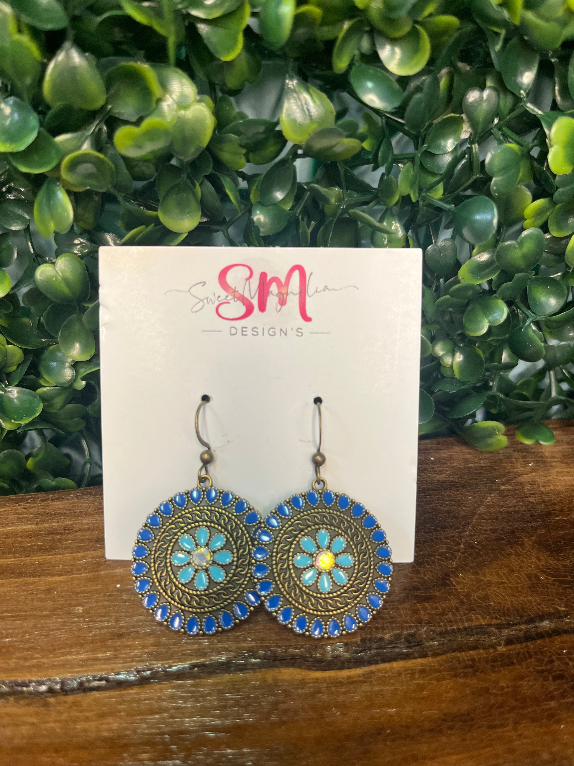 Round dainty earrings Sweet Magnolia Boutique